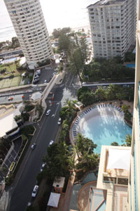 crown-towers-pool