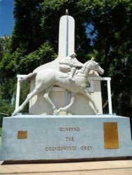 Gunsynd-horse-monument-Goondiwindi