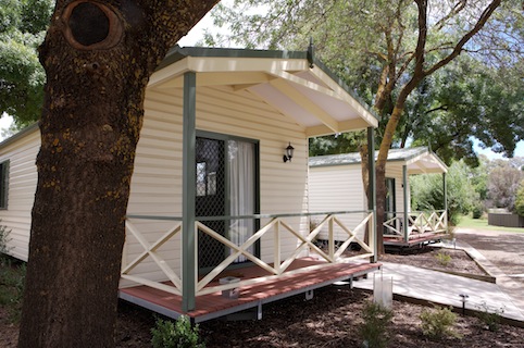 Park Life 3 - Wangaratta North Cedars Holiday Park cabins