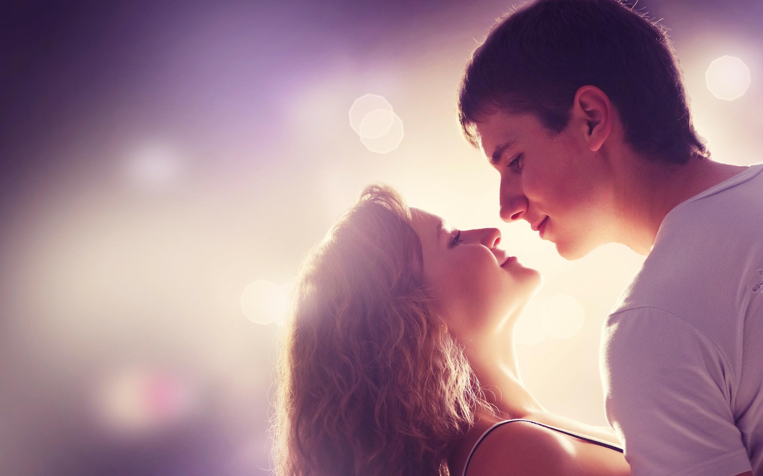 kissing