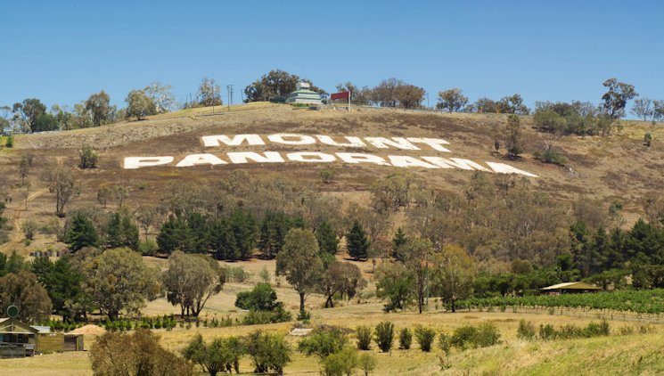 /webdata/images/events/bathurst-1000-mount-panorama-745x422.jpg